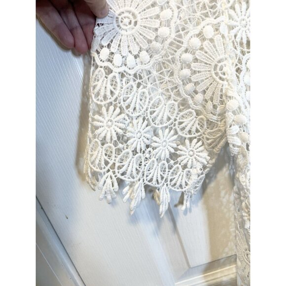 Chicos Lace and Pleats Alabaster Top Size 1 White Coastal Beach Summer Travel - Picture 4 of 6